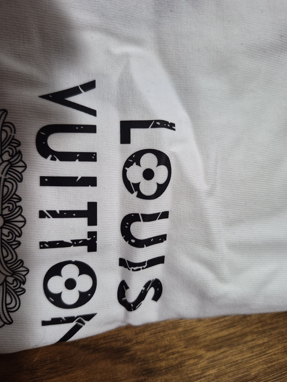 Louis Vuitton White Logo Short-Sleeve Men's T-Shirt - Picture 6 of 7
